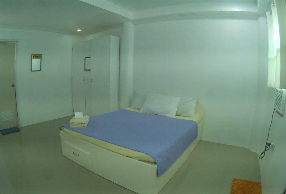 Cronin Residence Resort Oslob Bagian luar foto