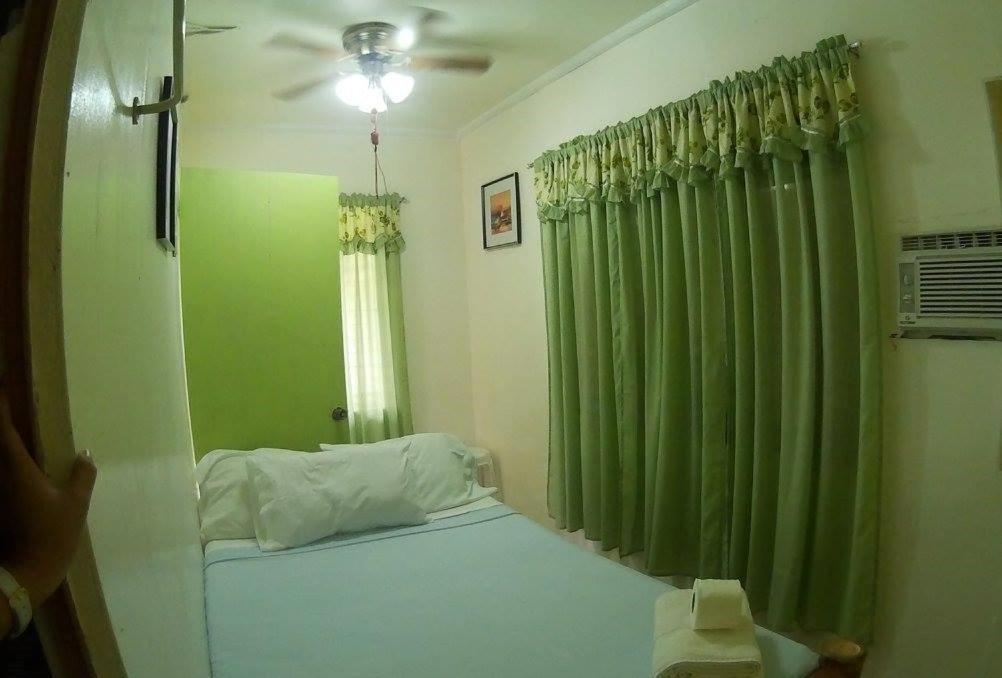Cronin Residence Resort Oslob Bagian luar foto