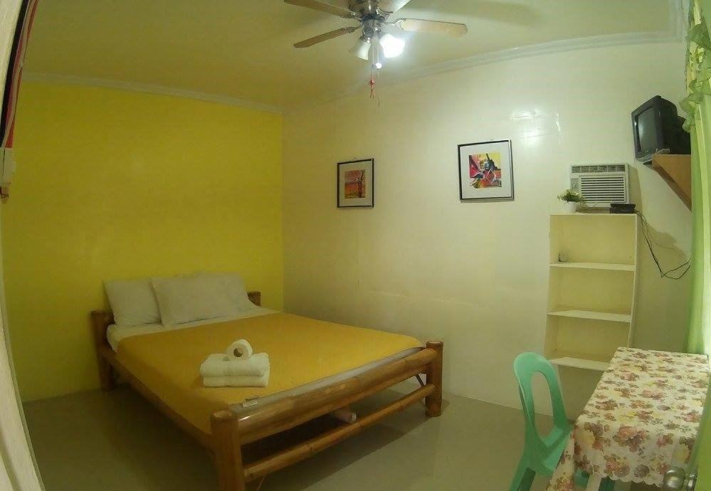 Cronin Residence Resort Oslob Bagian luar foto