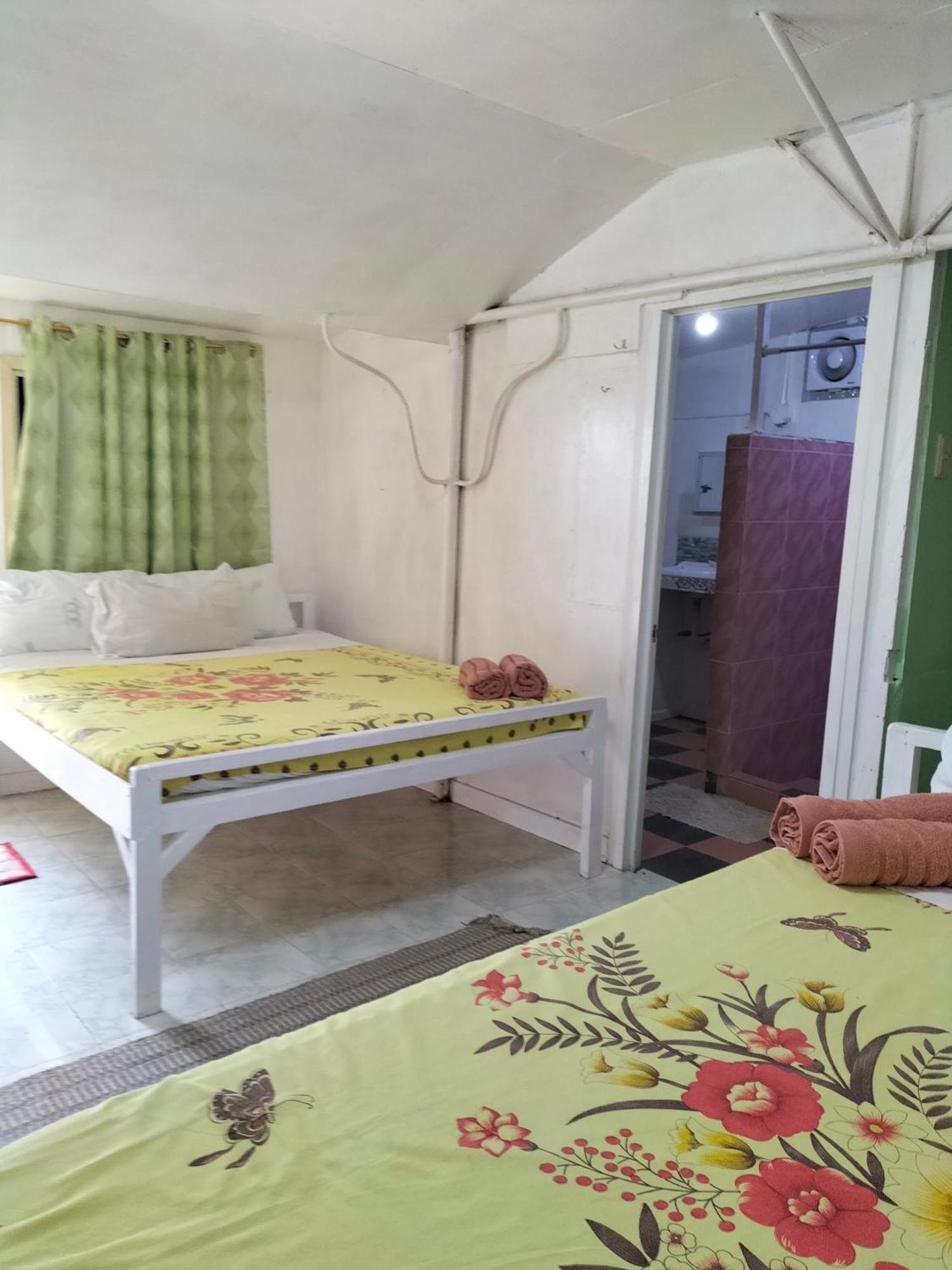 Cronin Residence Resort Oslob Bagian luar foto