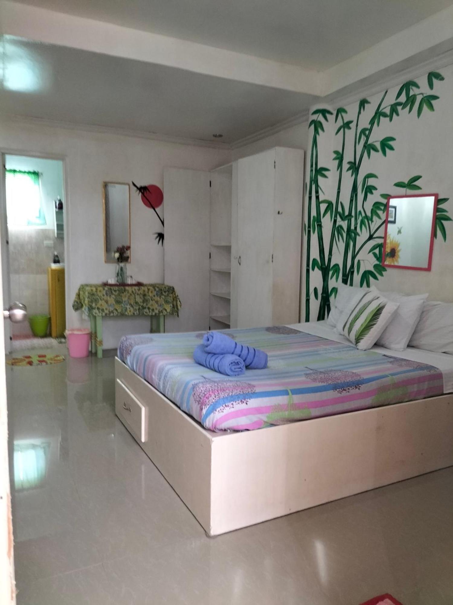 Cronin Residence Resort Oslob Bagian luar foto