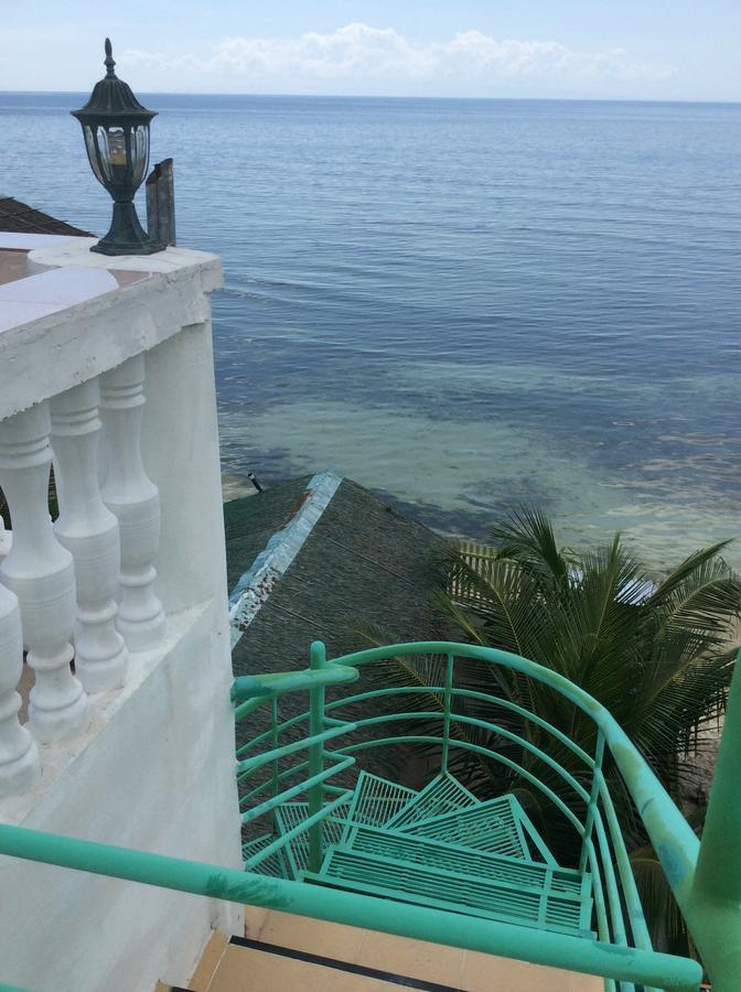 Cronin Residence Resort Oslob Bagian luar foto
