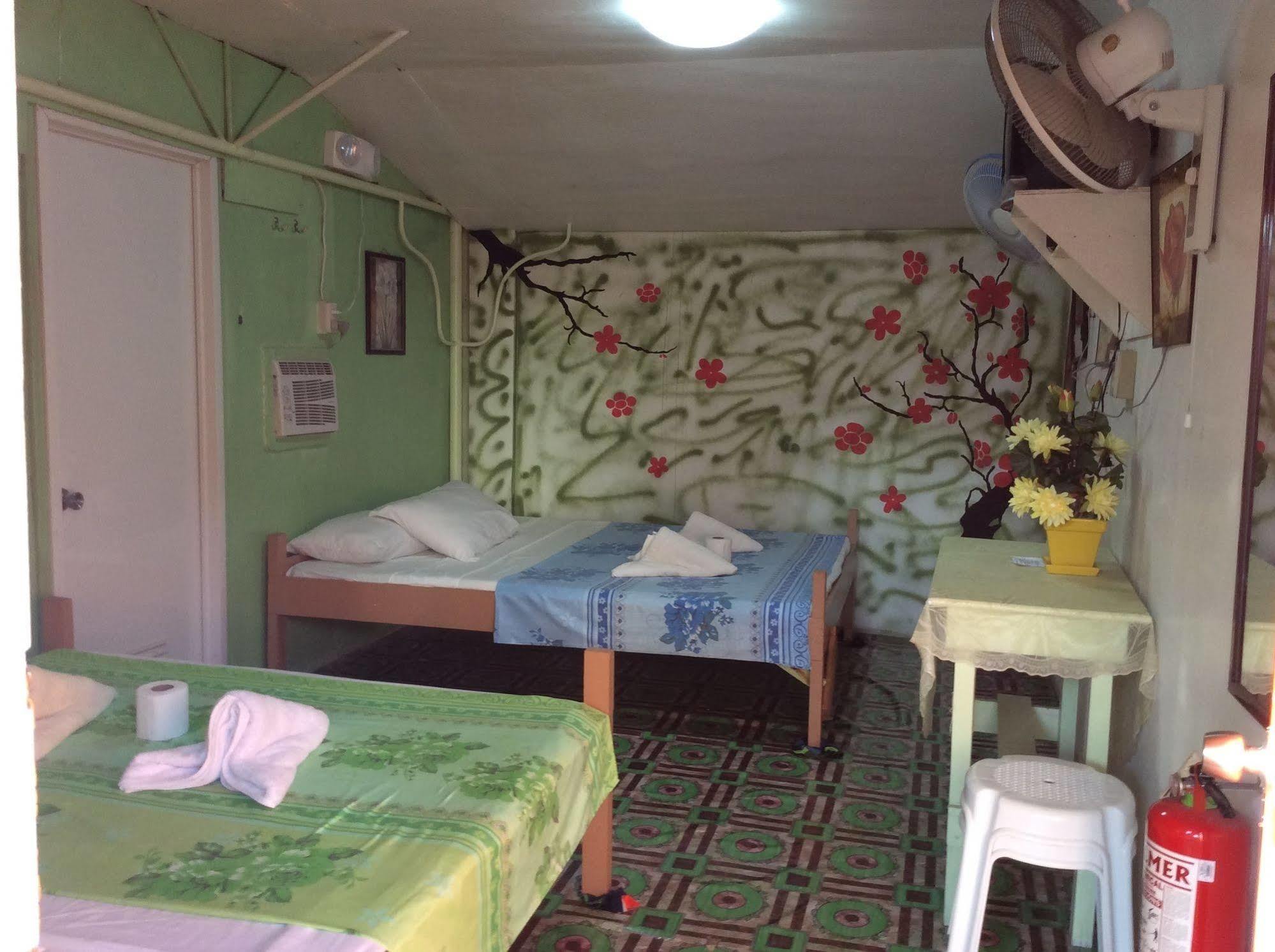 Cronin Residence Resort Oslob Bagian luar foto